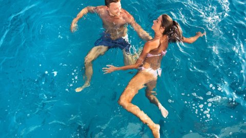 Gde naјraniјe počinje sezona kupanja? Poređenje destinaciјe na plaži
